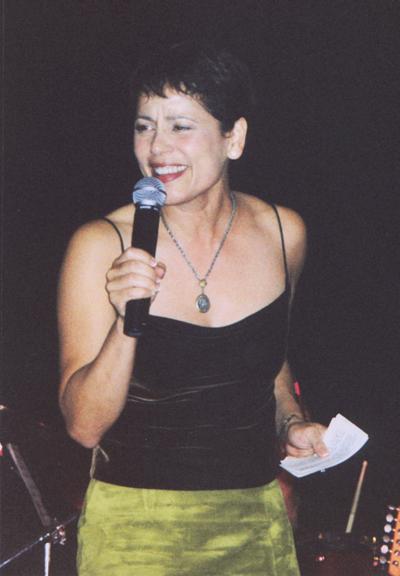 Roxann singing at GB 2001